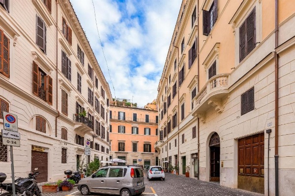 Pantheon Luxury House image 19